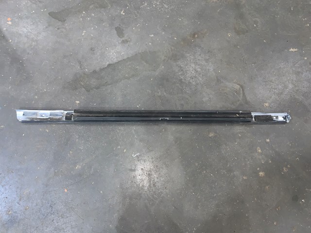 2004 Lincoln Aviator LH Driver Rear Door Window Seal OEM