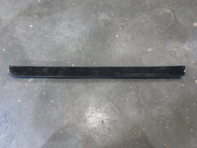 2004 Lincoln Aviator LH Driver Rear Door Window Seal OEM