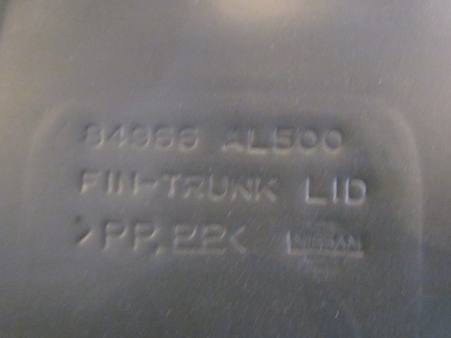 2003 Infiniti G35 Sedan At Rear Trunk Lid Moulding 84966 AL500