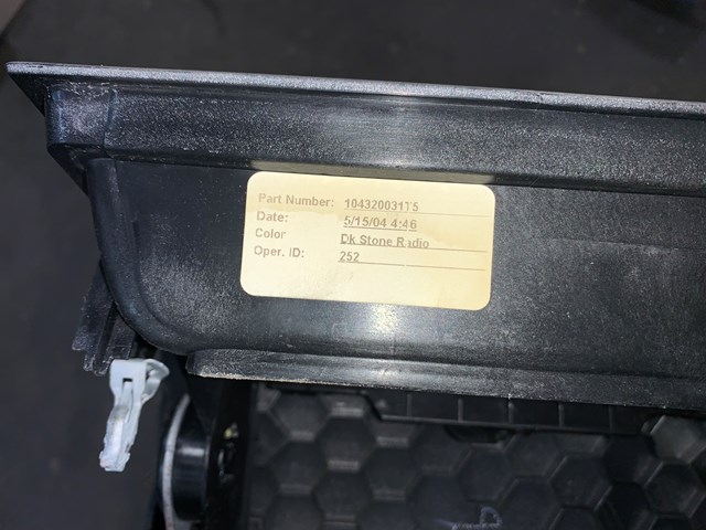 2004 Lincoln Aviator Front Dash Radio Compartment Cover OEM 104320031T5