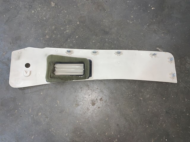 2004 Lincoln Aviator Center Console Side Dash Vent Trim RH Passenger OEM 4C54780