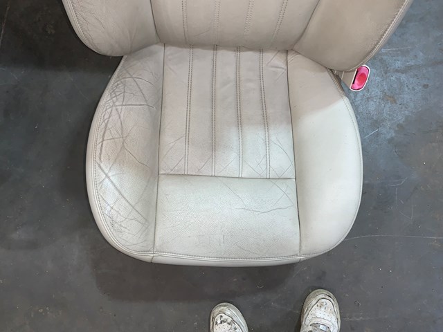 2004 Lincoln Aviator Front RH Passenger Leather Seat Tan OEM