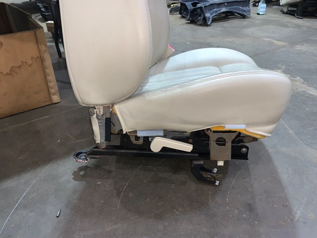 2004 Lincoln Aviator Front RH Passenger Leather Seat Tan OEM