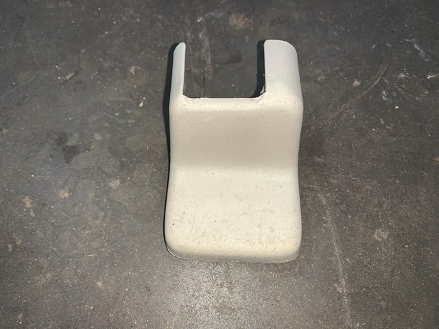 2004 Lincoln Aviator Front RH Passenger Seat Track Cover Trim OEM 78619C10