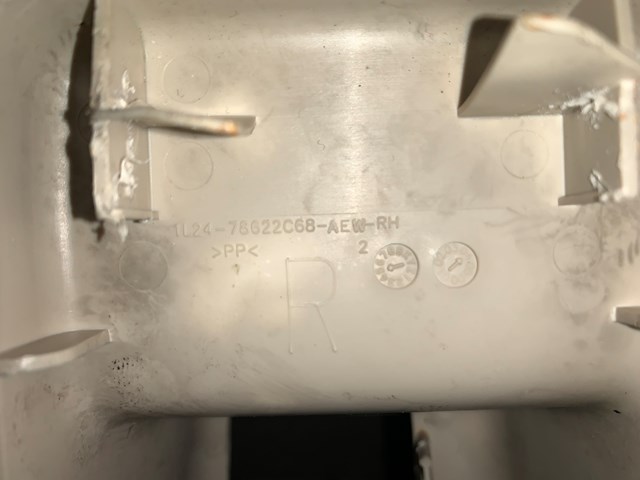 2004 Lincoln Aviator Front RH Passenger Seat Track Cover Trim OEM 78619C10