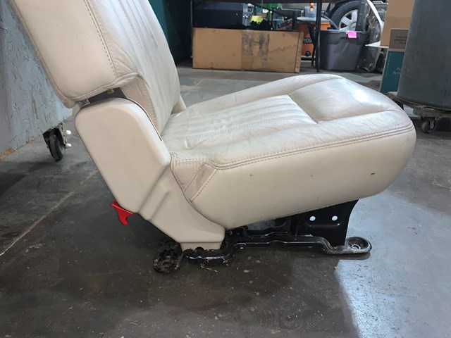 2004 Lincoln Aviator Rear LH Driver 2nd Row Leather Seat Tan OEM