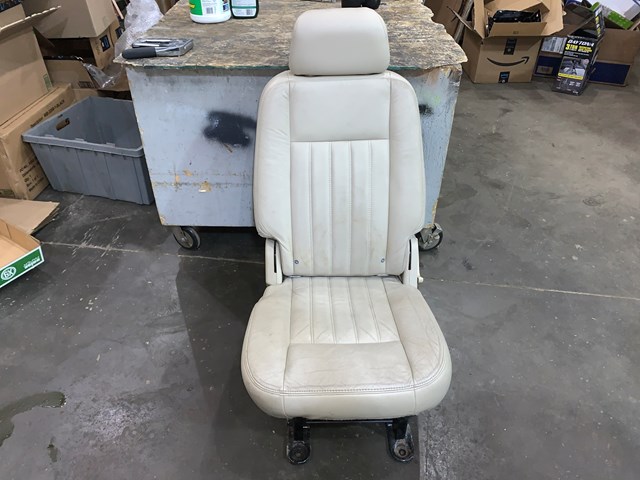 2004 Lincoln Aviator Rear LH Driver 2nd Row Leather Seat Tan OEM
