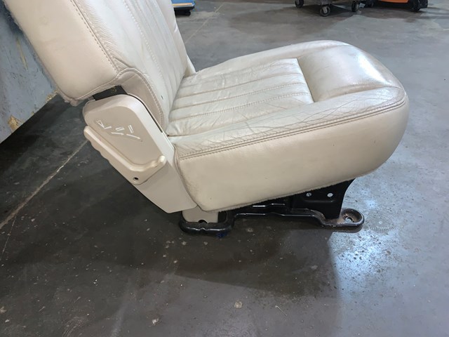 2004 Lincoln Aviator Rear RH Passenger 2nd Row Leather Seat Tan OEM