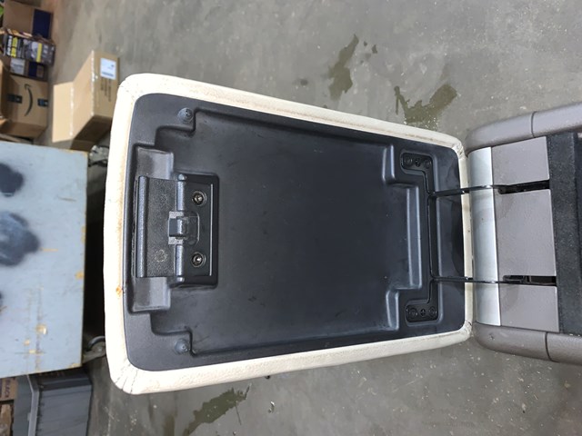 2004 Lincoln Aviator Front Center Console Arm Rest W/ Rear Climate Control OEM