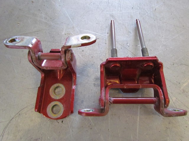 2003 Infiniti G35 Sedan AT Rear LH Drivers Door Hinge Pair
