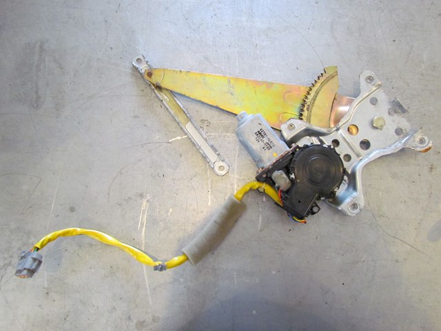 2003 Infiniti G35 Sedan AT Rear LH Drivers Window Motor 82731-AL510