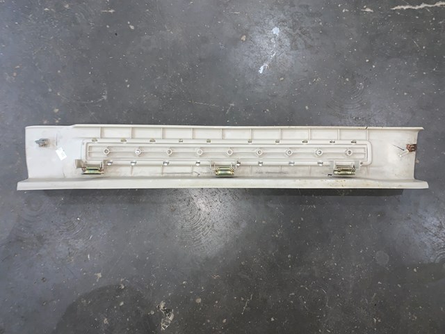 2004 Lincoln Aviator LH Driver Door Sill Kick Plate Tan OEM 2C54-7813201-AFW