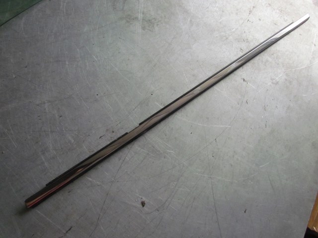 2003 Infiniti G35 Sedan AT Rear LH Drivers Glass Door Seal Trim