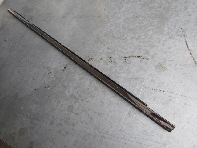 2003 Infiniti G35 Sedan AT Rear LH Drivers Glass Door Seal Trim