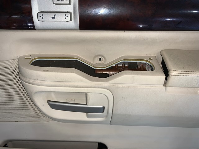 2004 Lincoln Aviator Front RH Passenger Door Panel OEM