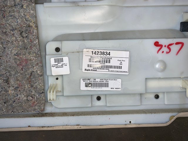 2004 Lincoln Aviator Front RH Passenger Door Panel OEM