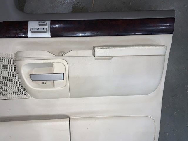 2004 Lincoln Aviator Front RH Passenger Door Panel OEM
