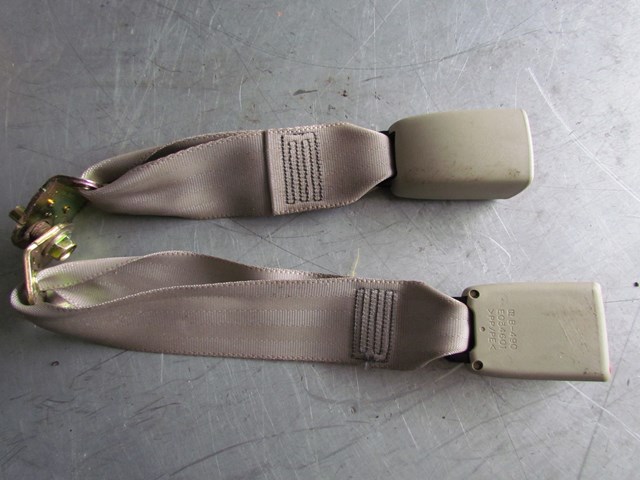2003 Infiniti G35 Sedan Rear Center Pair Seat Belt Buckles