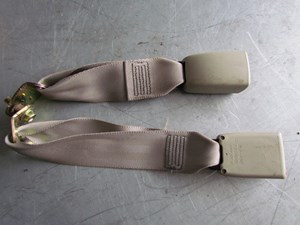 2003 Infiniti G35 Sedan Rear Center Pair Seat Belt Buckles