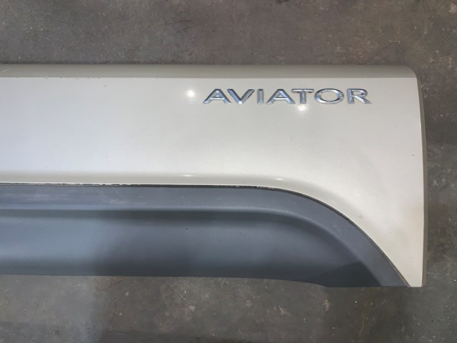2004 Lincoln Aviator RH Passenger Front Door Moulding OEM 3C54-7820200-AAW