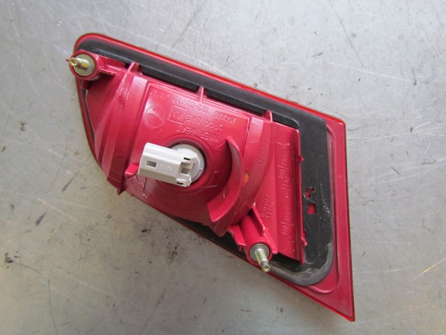 2003 Infiniti G35 Sedan AT Rear RH Passenger Inner Tail Light