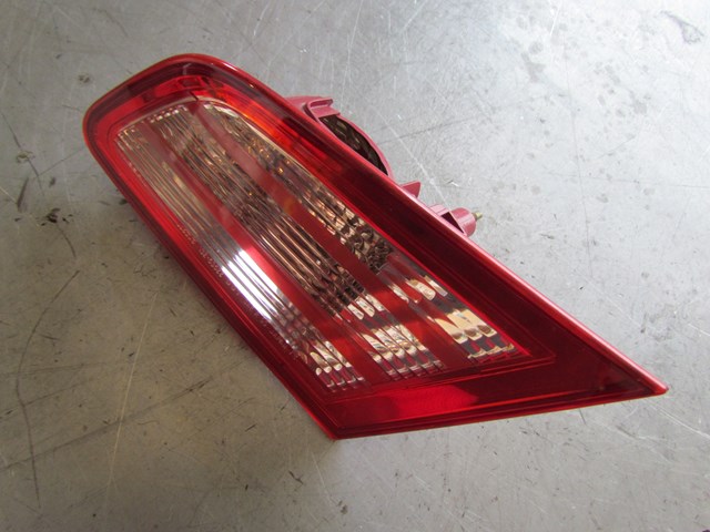 2003 Infiniti G35 Sedan AT Rear RH Passenger Inner Tail Light