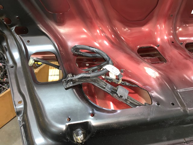 2001 Subaru Legacy Trunk Lid OEM (NEW PAINT)