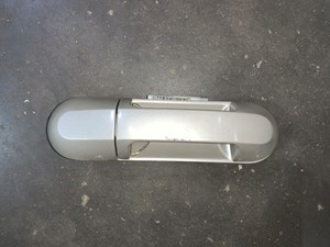 2004 Lincoln Aviator Front RH Passenger Exterior Door Handle OEM 1L24-7822400