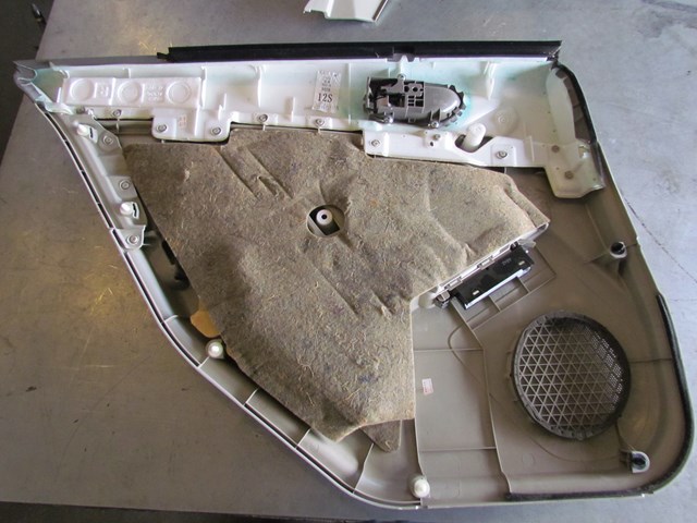 2003 Infiniti G35 Sedan Rear RH Passenger Door Panel Assy 82922 AL500