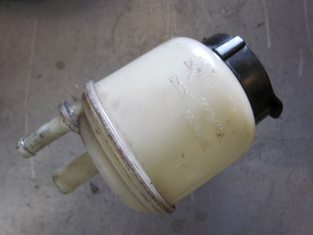 2003 Nissan 350Z Power Steering Fluid Reservoir