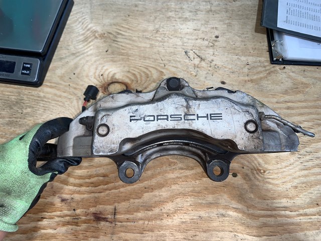 2004-2010 Porsche Cayenne 18Z Front RH Passenger Brembo Brake Caliper (1)