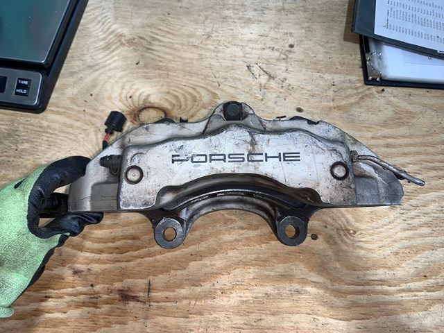 2004-2010 Porsche Cayenne 18Z Front RH Passenger Brembo Brake Caliper (1)