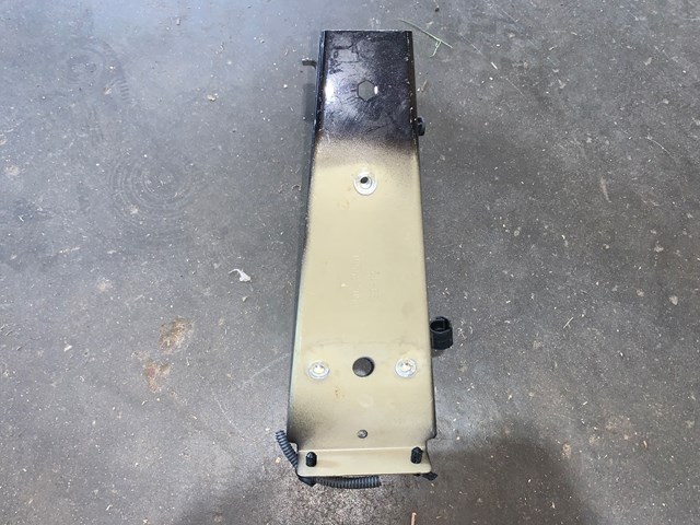 2012 Porsche Panamera Front LH Driver Fender Mount Bracket OEM 97050435504