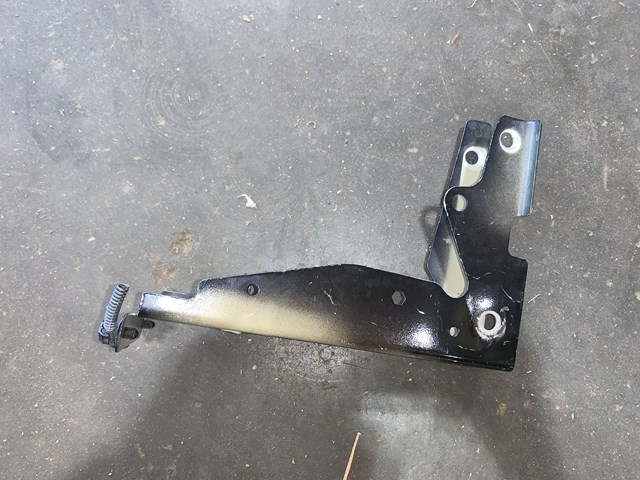 2012 Porsche Panamera Front LH Driver Fender Mount Bracket OEM 97050435504