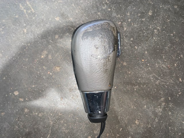 2004 Lincoln Aviator Shift Knob OEM
