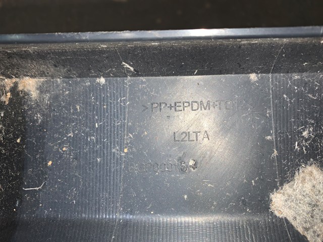 2005-2009 Land Rover LR3 LH Driver Rear Door Fender Moulding OEM DGP000154