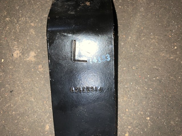 2004 Lincoln Aviator LH Driver Seat Belt Buckle OEM