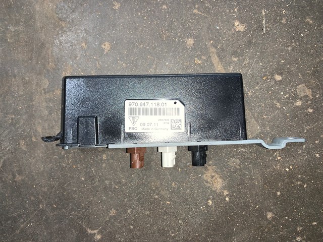 2012 Porsche Panamera RH Passenger Radio Antenna Amp Booster OEM 97064710501