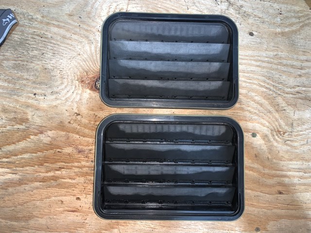 2012 Porsche Panamera Rear RH LH Pressure Vent Grille PAIR OEM