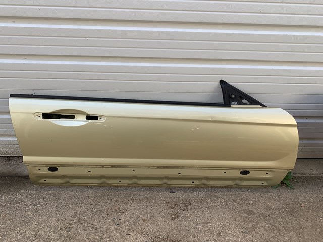 2004 Subaru Forester Front RH Passenger Door Shell (No Cladding)
