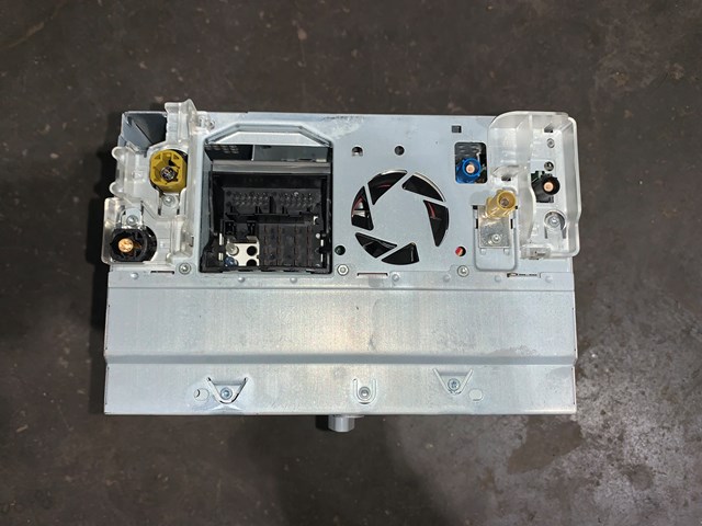 2012 Porsche Panamera Display Screen Navigation Radio OEM 97064297302