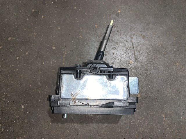 2012 Porsche Panamera AT Automatic Transmission Shifter Shift Selector OEM