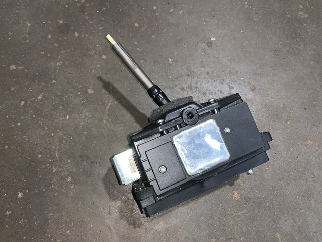 2012 Porsche Panamera AT Automatic Transmission Shifter Shift Selector OEM