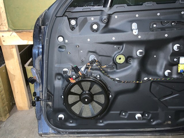 2012 Porsche Panamera Front RH Passenger Door Shell Assembly OEM Blue (SEE DETAI