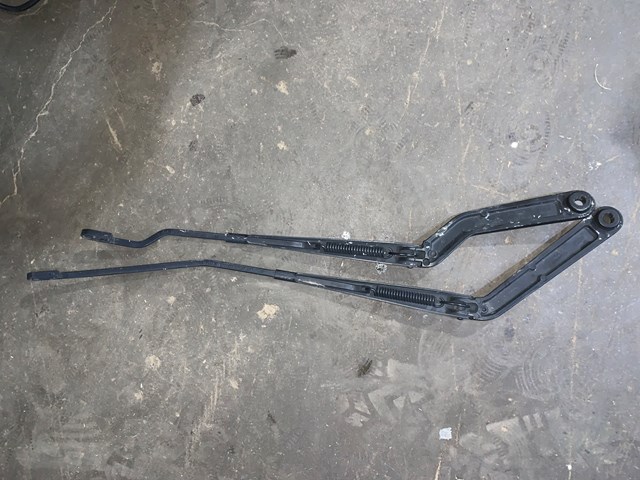 2012 Porsche Panamera RH LH Windshield Wiper Arms (PAIR) OEM