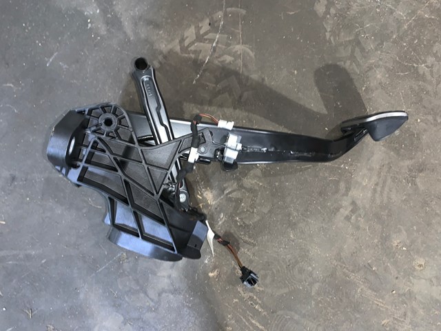 2012 Porsche Panamera Brake Stop Pedal W/ Bracket OEM 97042314101