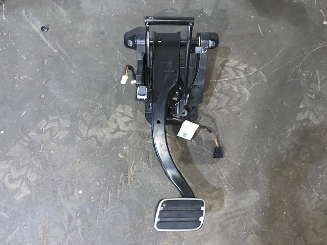 2012 Porsche Panamera Brake Stop Pedal W/ Bracket OEM 97042314101