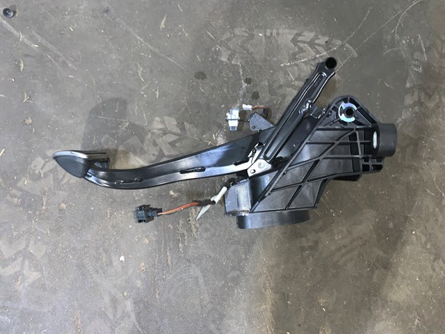2012 Porsche Panamera Brake Stop Pedal W/ Bracket OEM 97042314101