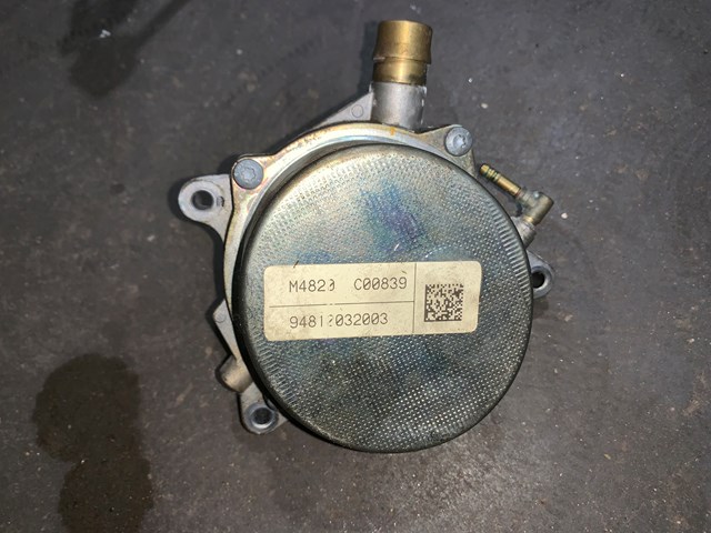 2012 Porsche Panamera 4.8L Vacuum Pump OEM 94811005006