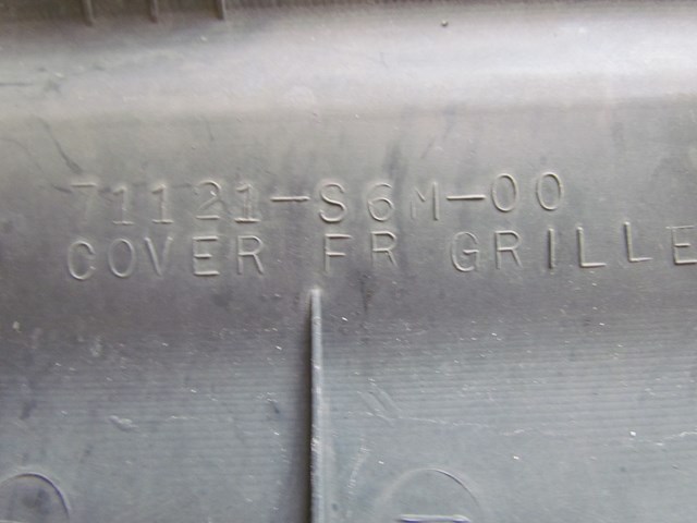 2004 Acura RSX Type S Grille 71121-S6M-00